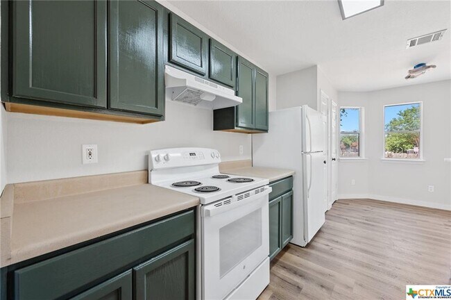 Building Photo - 107 Cedargrove