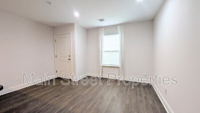 Building Photo - 313 N Navy Blvd