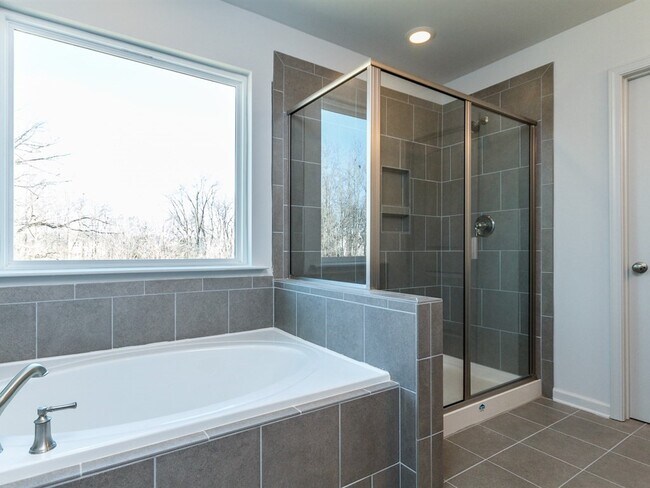 Building Photo - 1313 Achonechy Trl