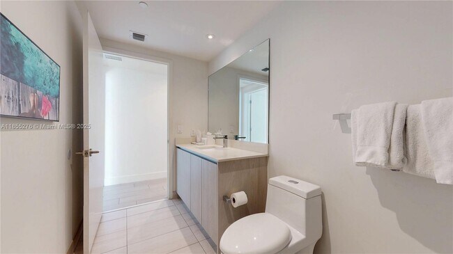 Building Photo - 4010 S Ocean Dr