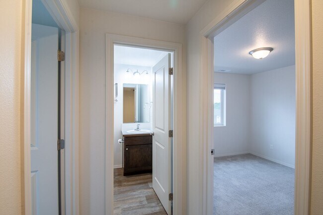 Building Photo - Heathwood - VPM484650H-6