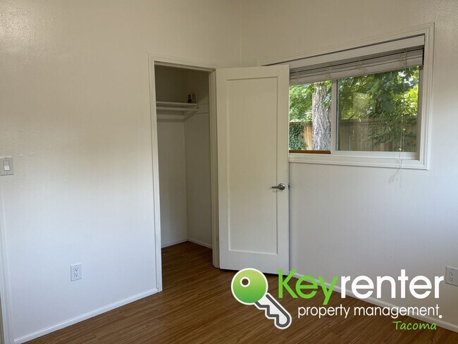 Building Photo - Beautiful 4-Bedroom Rambler in a Desirable...