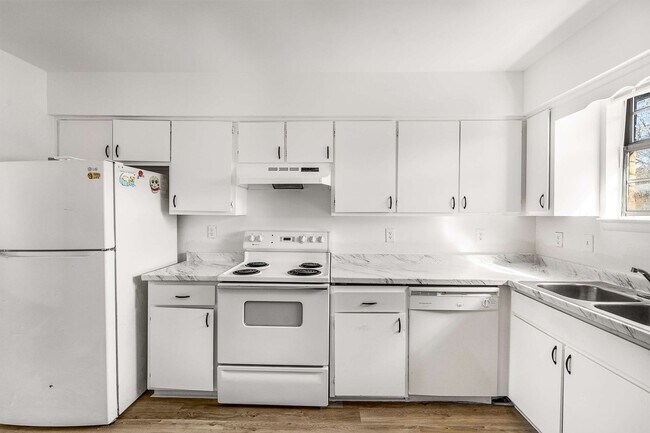 Building Photo - 4558 Brooke Valley Dr