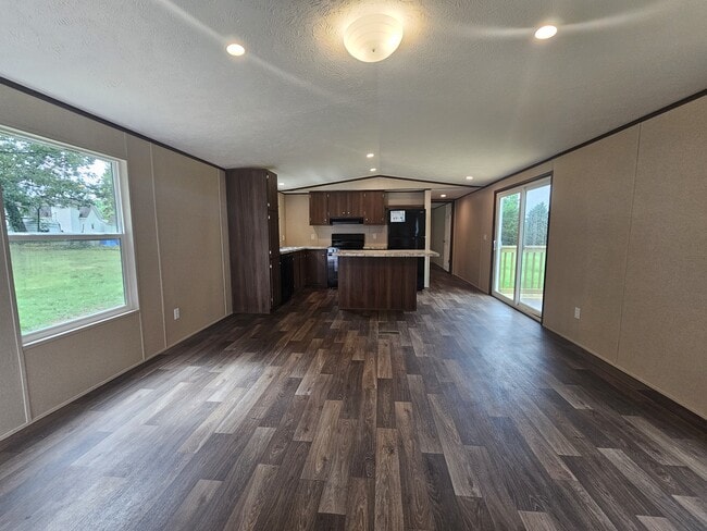 Building Photo - 1135 Hendricks Lake Rd