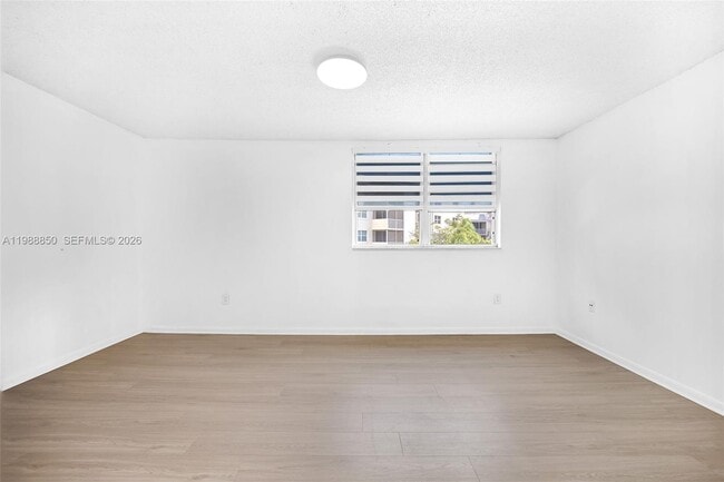 Building Photo - 8343 Lake Dr