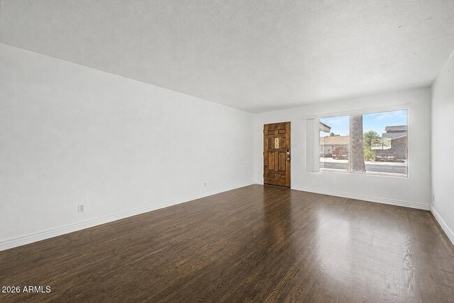 Building Photo - 106 E Geneva Dr