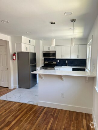 Building Photo - 505 Adams Ln