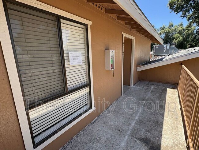 Building Photo - 212 N Crenshaw St