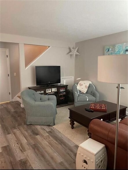 Building Photo - 225 High St