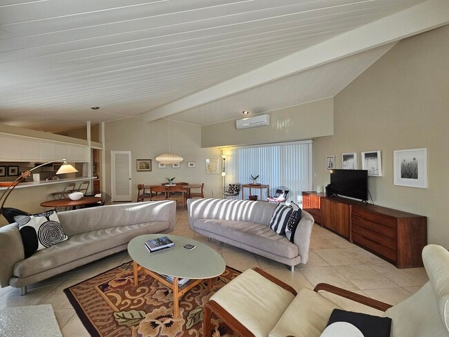 Building Photo - 37800 Da Vall Dr