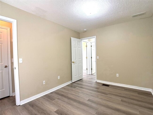 Building Photo - 501 Coconut Palm Way