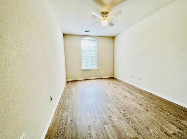 Building Photo - 3720 Bratton Heights Dr