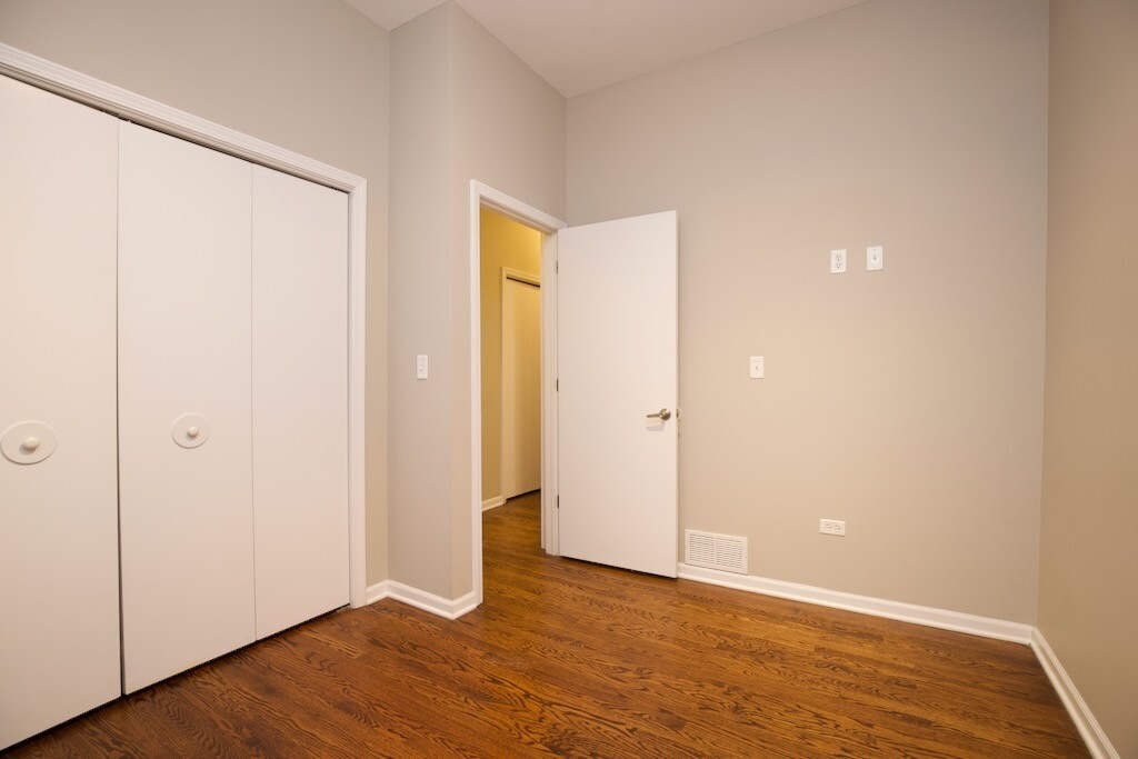 Building Photo - 2101 W Fletcher St