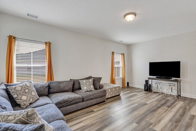 Building Photo - COMING JUNE 2026! (Pet Friendly)