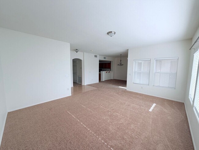 Building Photo - GREAT SUMMERLIN CONDO IN GATED COMMUNITY!!