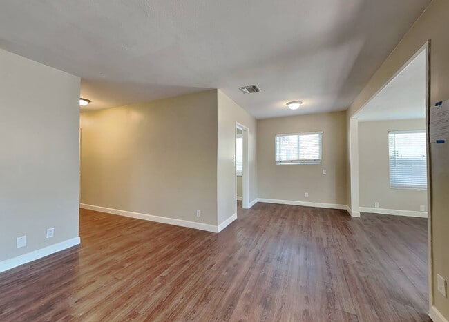 Building Photo - 6953 Donna Ave