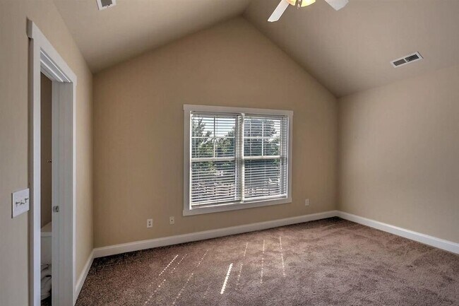 Building Photo - 348 Marquette Ct