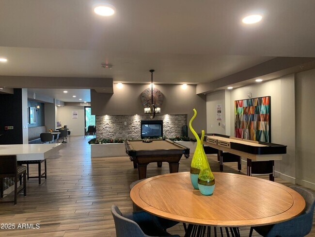 Building Photo - 2511 W Queen Creek Rd