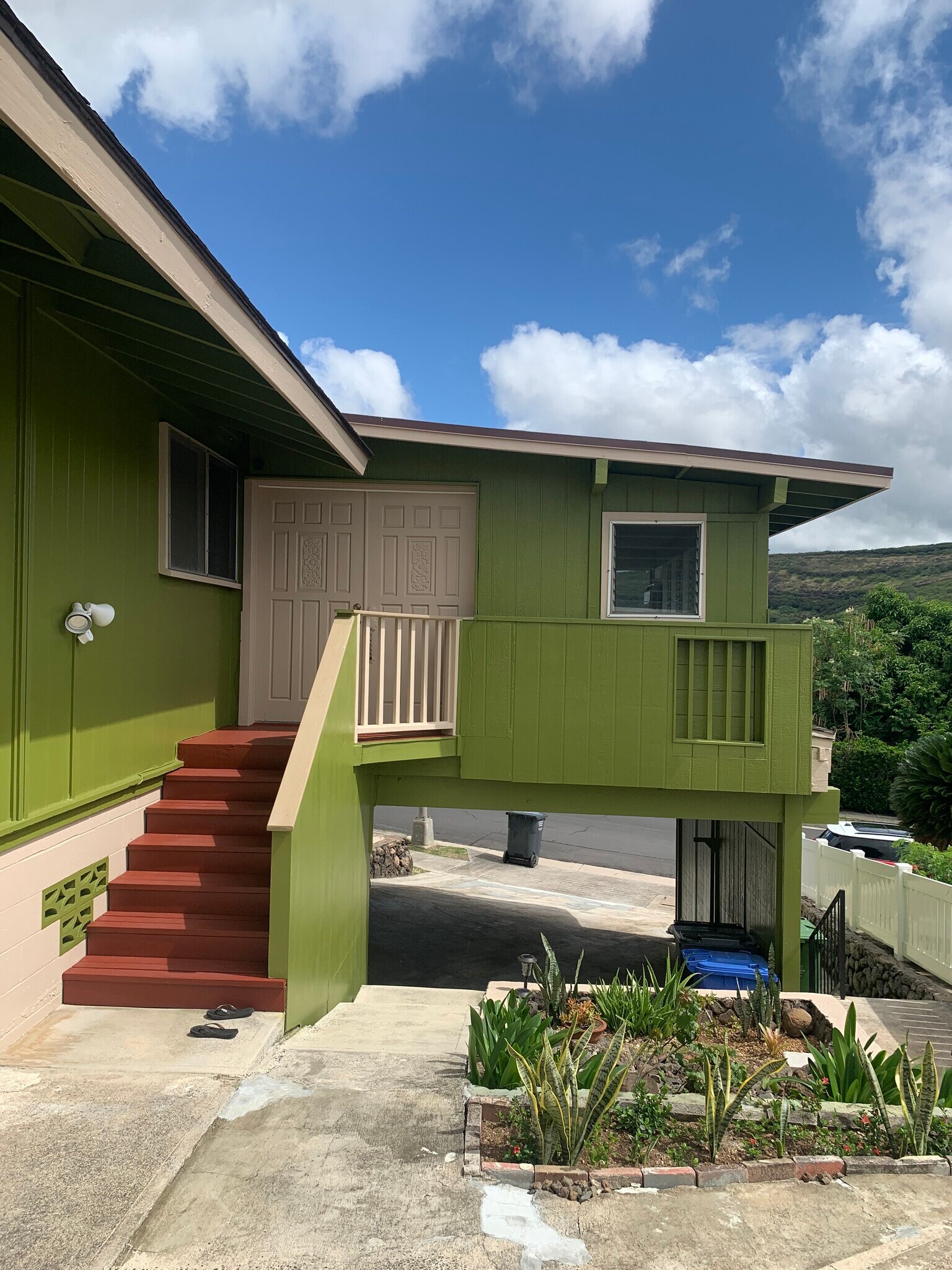 Building Photo - 3340 Ala Laulani St