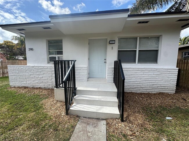 Primary Photo - 290 NE 77th St