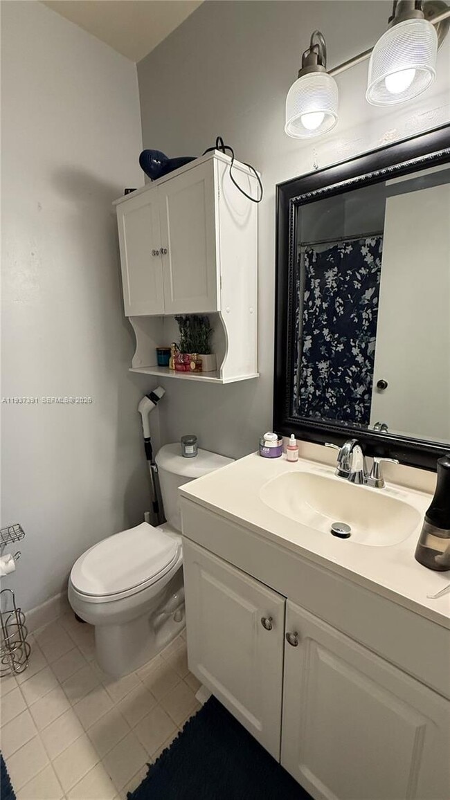 Building Photo - 4712 Lucerne Lakes Blvd E