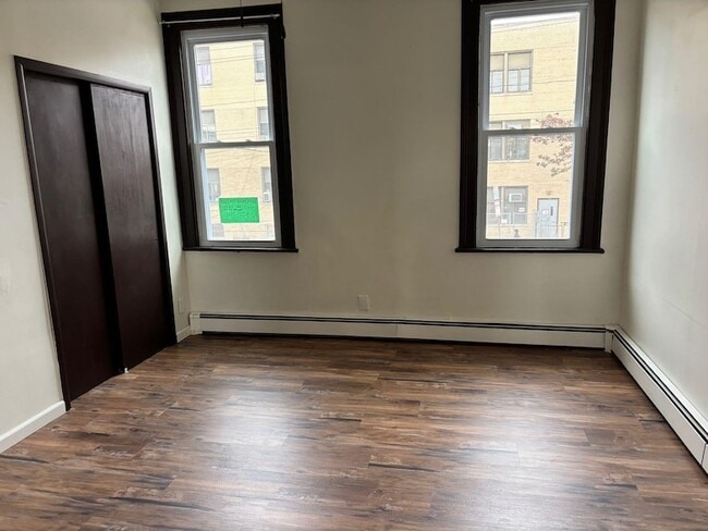 Building Photo - 23 Nelson Ave