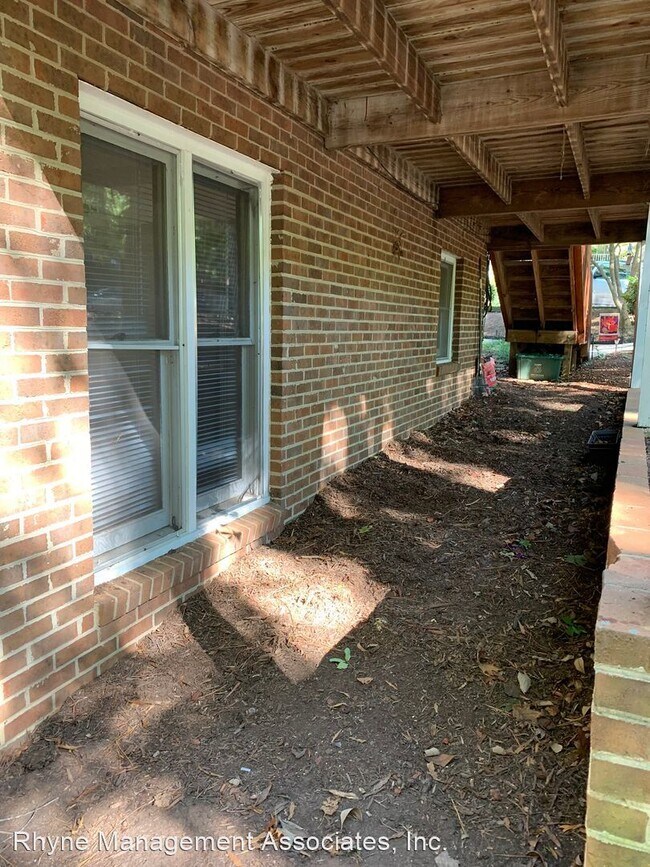 Building Photo - 2 br, 1 bath House - 101 Carmichael Court