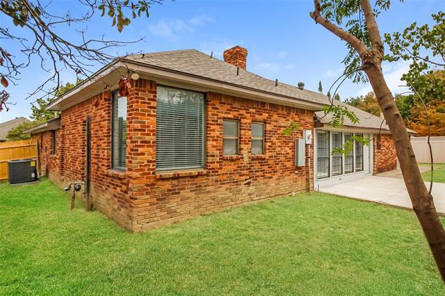 Building Photo - 2102 Monterrey Pl