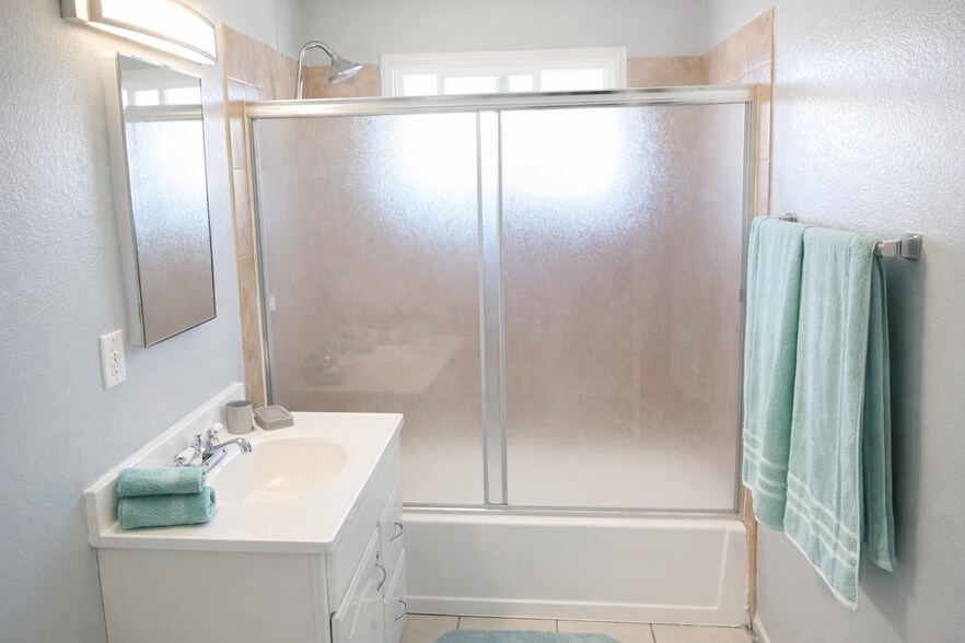 Building Photo - 788 W 18th St