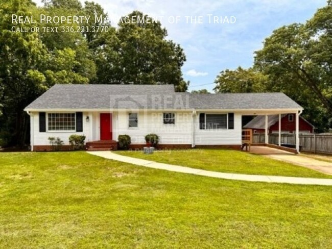 Primary Photo - Rare Gem: 3Bd/1Ba home off of Country Club...