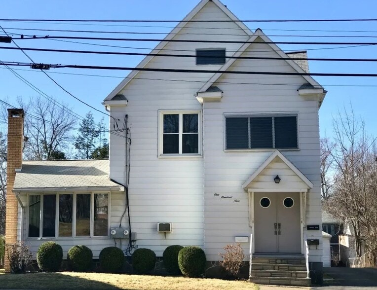 Building Photo - 109 Beethoven St