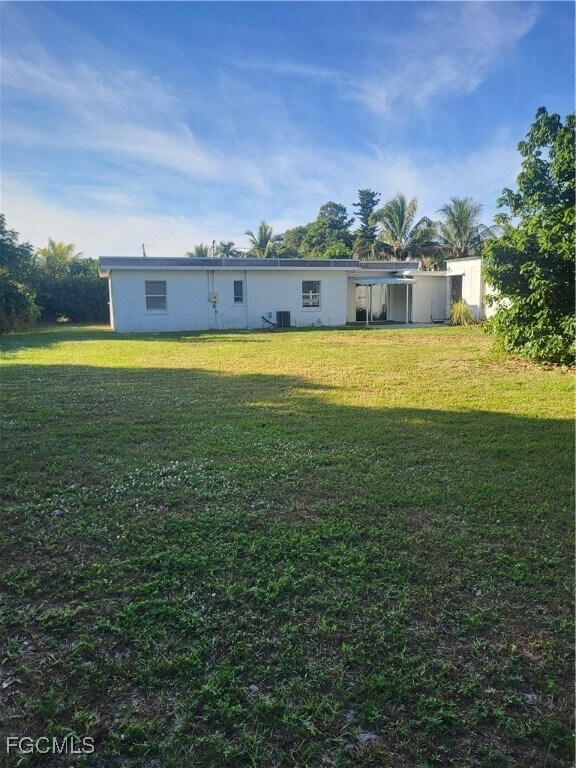 Building Photo - 2027 Maravilla Cir