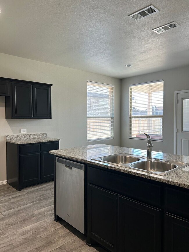 Building Photo - Beautiful Home in Desert Ridge For Lease