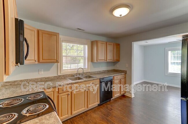 Building Photo - 2401 Eagle Dr