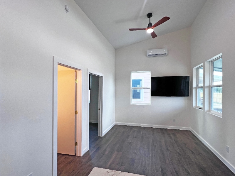 Building Photo - 2351 W Market St