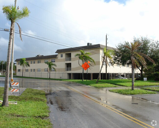 Sunshine Gardens 6840 Pembroke Rd Miramar FL 33023 Apartment Finder