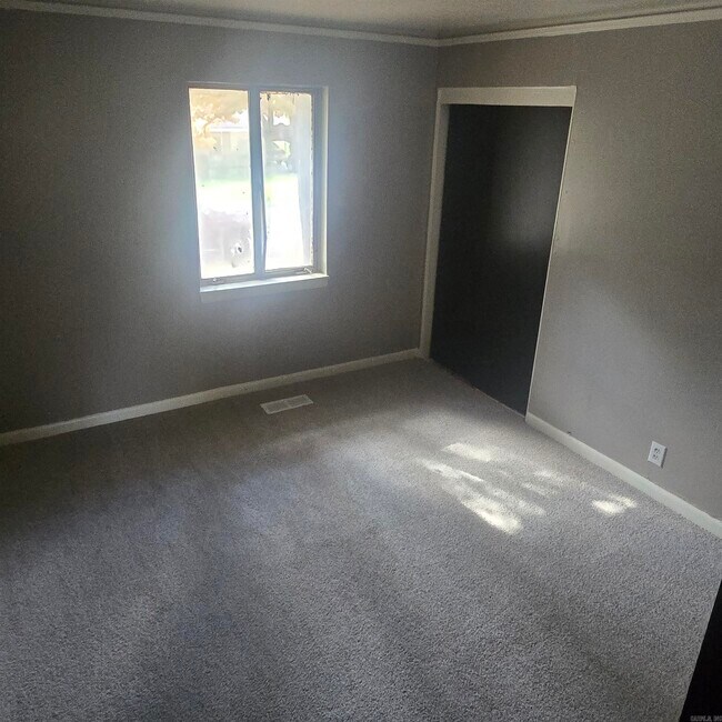 Building Photo - 32 Belmont Dr