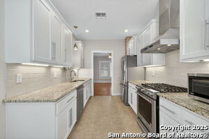 Building Photo - 322 Carnahan St