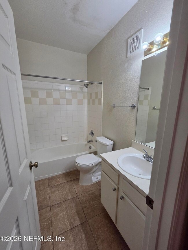 Building Photo - 13810 Sutton Park Dr N