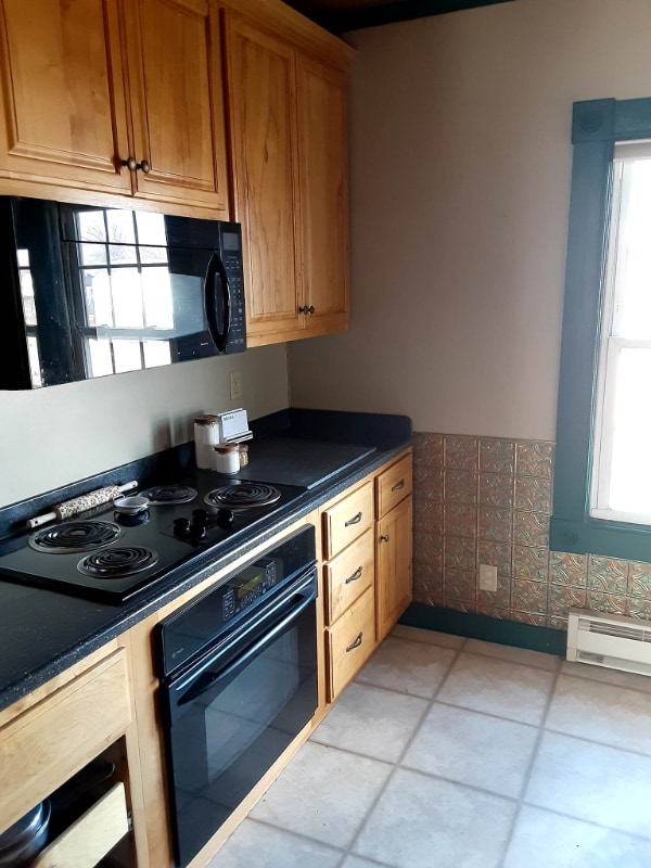 Building Photo - 960 Main St