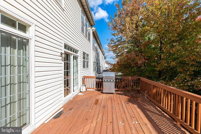 Building Photo - 8265 Glade Bank Dr