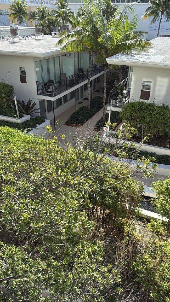 Building Photo - 2155 Washington Ct