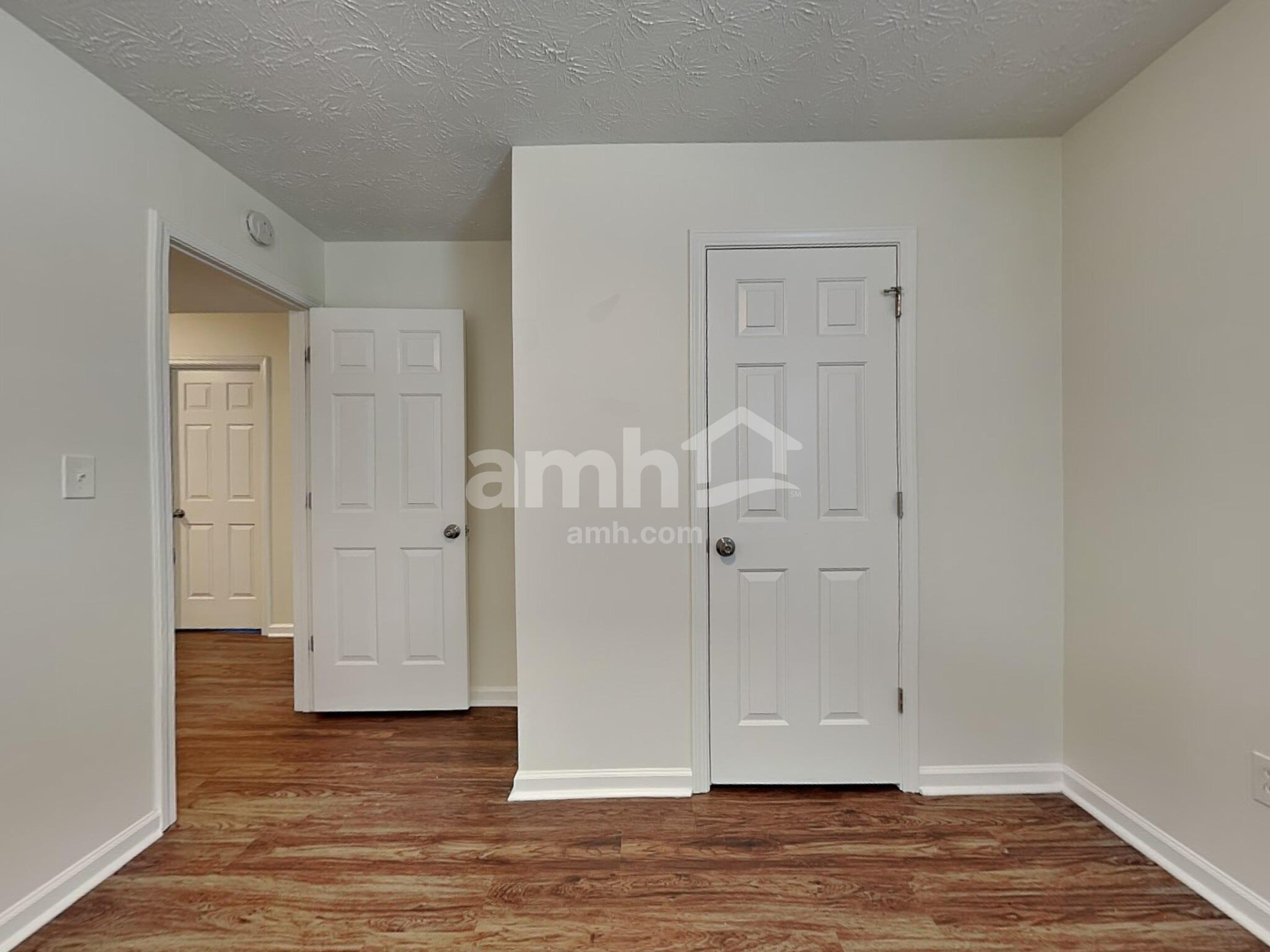 Building Photo - 920 Underhill Ct