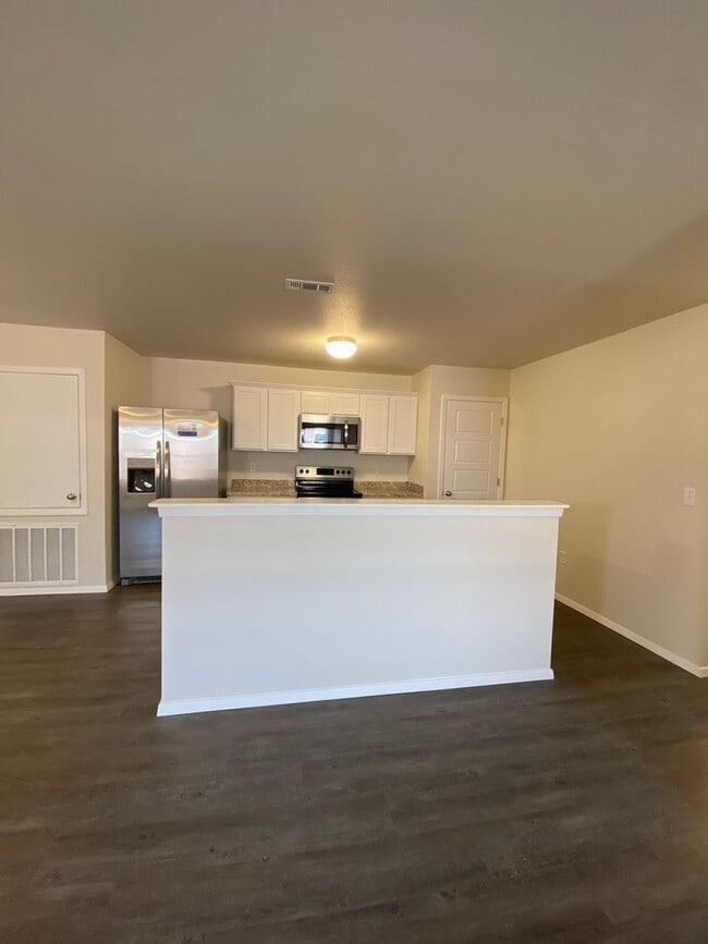 Building Photo - Pre-Leasing Now – Modern 3 Bedroom | 2 Bath Duplex in Lawlis Ranch