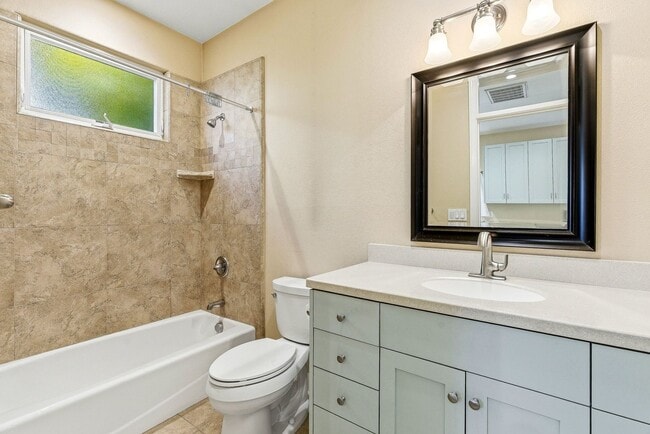 Building Photo - Sunny & Private 1BR Home in Prime Santa Cruz Location