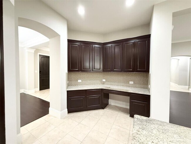 Building Photo - 5711 Stern Springs Ln