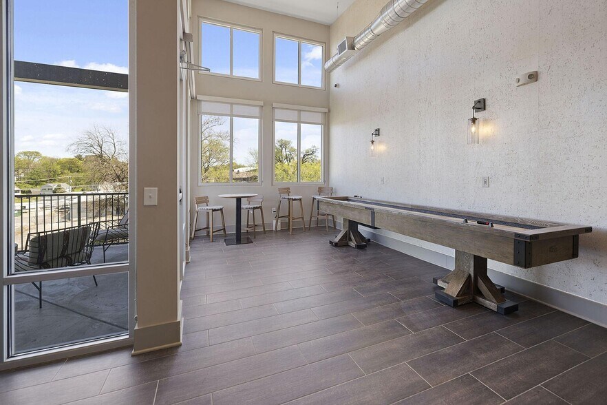 Building Photo - 2165 Nolensville Pk