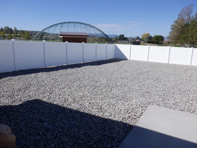 Building Photo - 3 bedroom- 2 bath Newer Construction