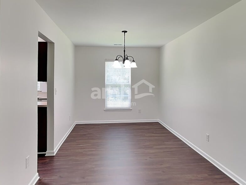 Building Photo - 6840 Thistle Down Dr