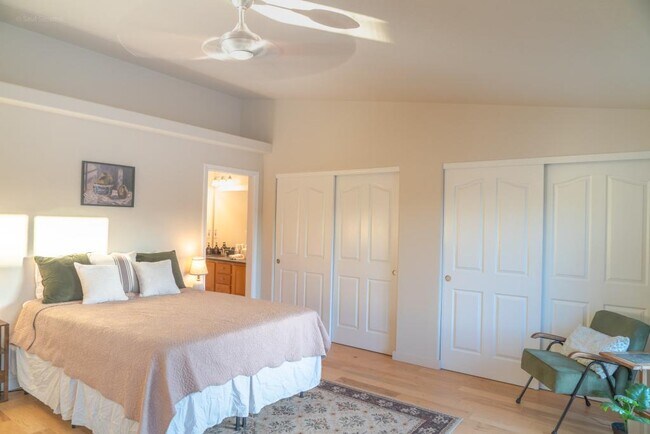 Building Photo - 237 Dunthorpe Dr